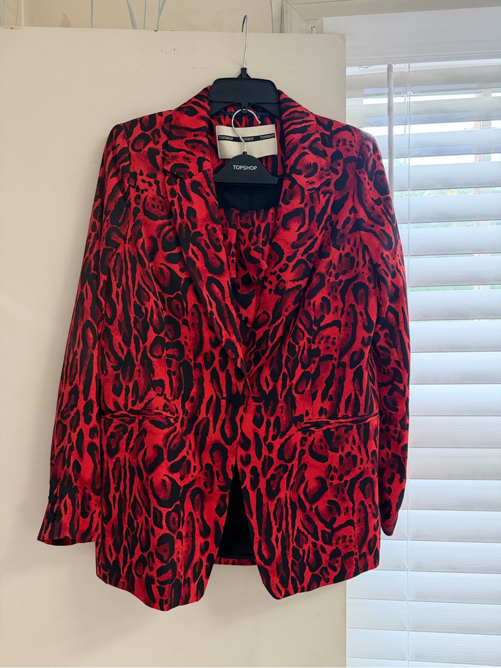 TOPSHOP Red and Black Animal Print Blazer and Trousers Set - Picture 2 of 10